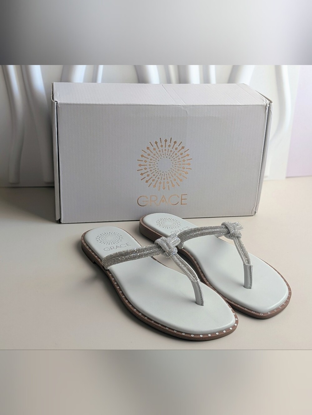 Grace Maldives Crystal Rhinestone Flip Flop Sandals White Size 8 NIB